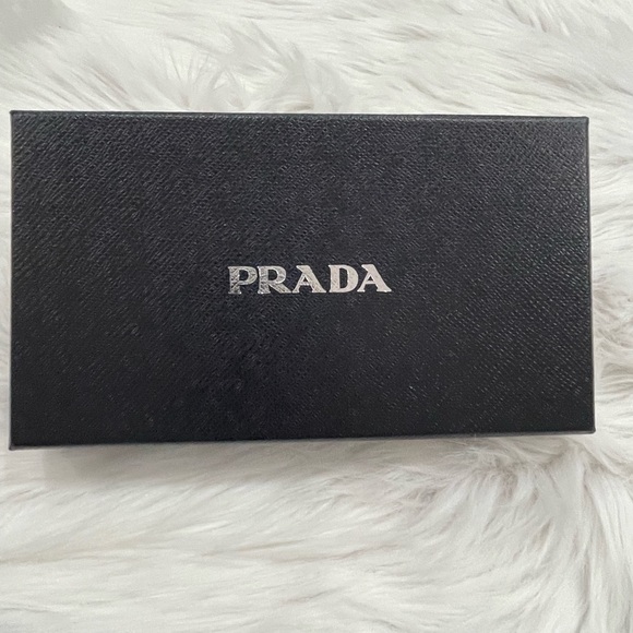 11129 Prada Wallet with box - Picture 16 of 17